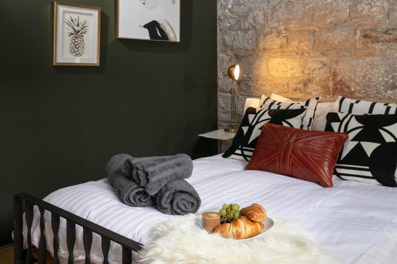 Two-Bedroom Apartment At Royal William Yard, Plymouth Bagian luar foto